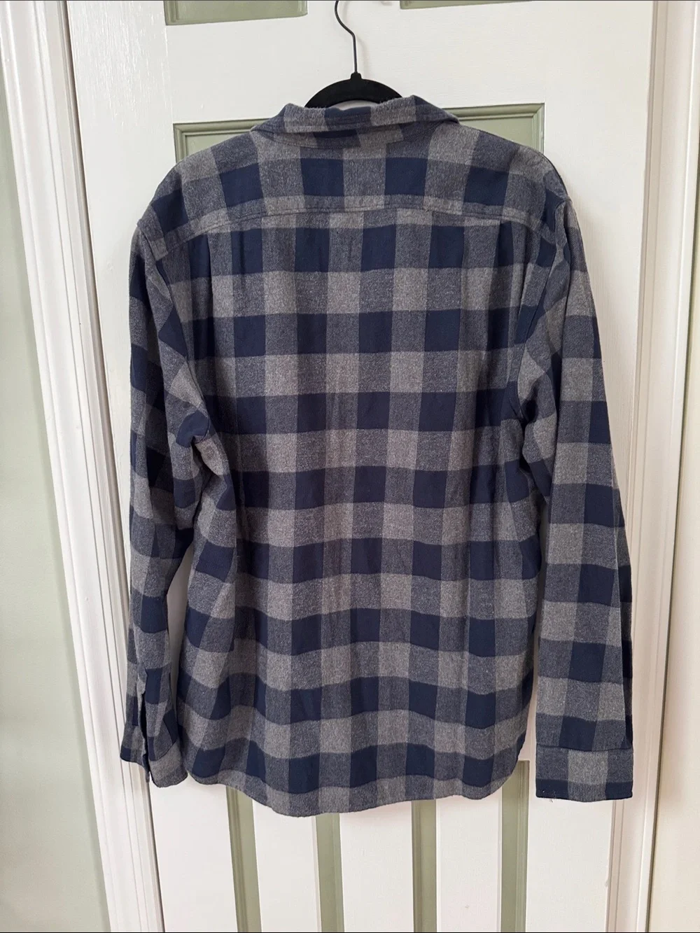 J.Crew Men’s Classic Navy and Gray Plaid Flannel Shirt